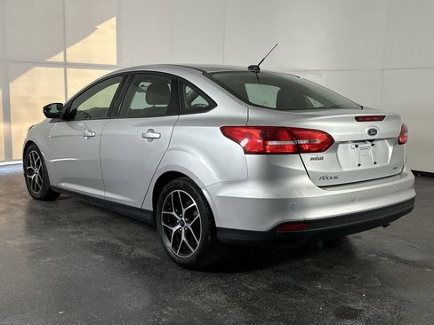 Used 2018 Ford Focus SEL w/ Cold Weather Package image 9