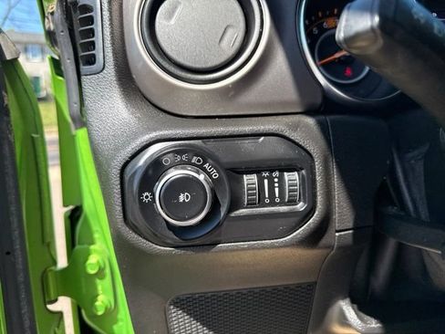 Used 2020 Jeep Wrangler Unlimited Sport S AWD/4WD image 19