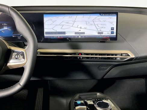 New 2026 BMW iX xDrive60 w/ Premium Package image 9