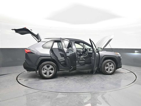 Used 2025 Toyota RAV4 XLE image 45