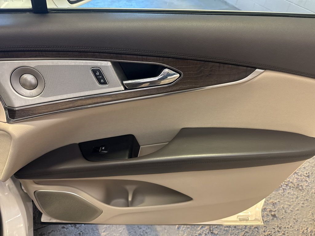 Used 2016 Lincoln MKX Reserve w/ Luxury Package FWD image 22
