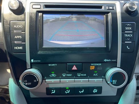 Used 2014 Toyota Camry LE FWD image 19