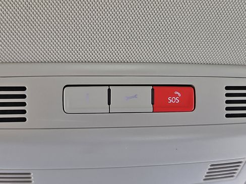 Used 2023 Volkswagen Jetta SE image 19