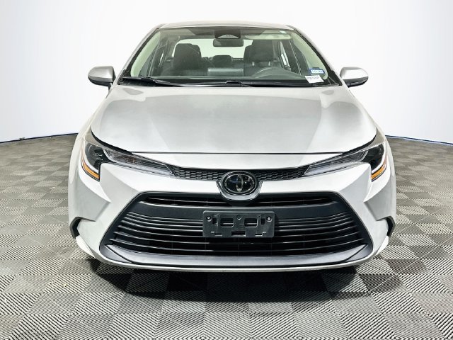 Certified 2025 Toyota Corolla LE FWD image 3