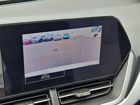 Used 2025 Chevrolet Trax LS FWD image 20
