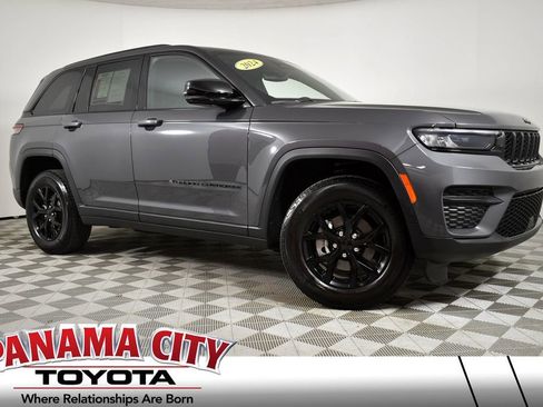 Used 2024 Jeep Grand Cherokee Altitude image 1