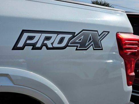 Used 2018 Nissan Titan PRO-4X w/ Pro-4x Utility Package image 11