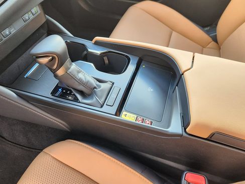 Certified 2025 Lexus ES 350 w/ Premium Package FWD image 19