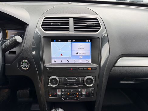 Used 2019 Ford Explorer XLT w/ Equipment Group 202A AWD/4WD image 22