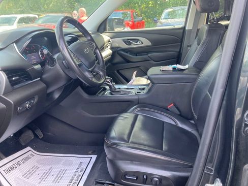 Used 2021 Chevrolet Traverse RS w/ LPO, Floor Liner Package AWD/4WD image 12