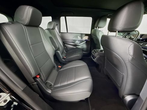 Used 2025 Mercedes-Benz GLS 450 4MATIC image 23