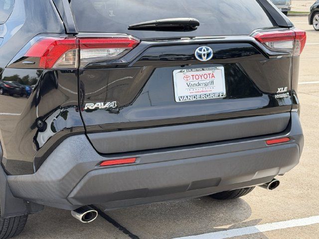 Used 2023 Toyota RAV4 XLE Premium AWD/4WD image 6