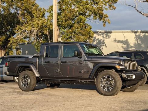 New 2026 Jeep Gladiator Sport AWD/4WD image 1