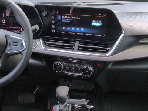 Used 2025 Chevrolet Trax ACTIV w/ Driver Confidence Package FWD image 17