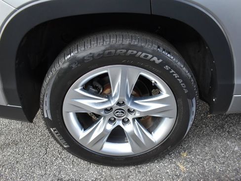 Used 2016 Toyota Highlander Limited FWD image 35