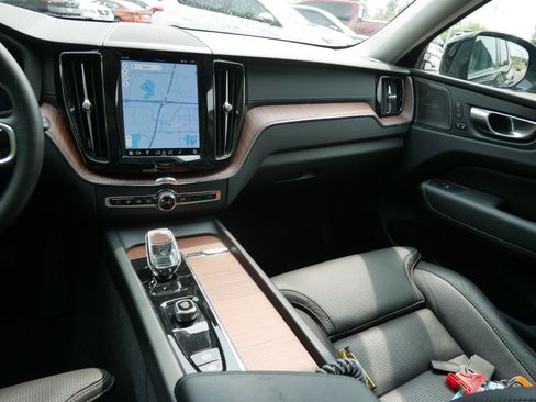 Used 2023 Volvo XC60 B6 Ultimate w/ Protection Package Premier AWD/4WD image 14