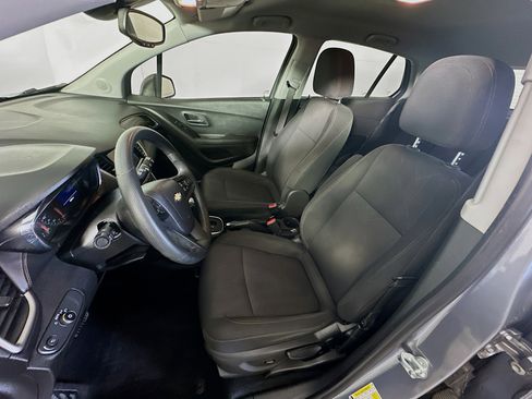 Used 2020 Chevrolet Trax LT image 13