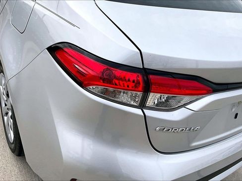 Used 2022 Toyota Corolla LE image 38