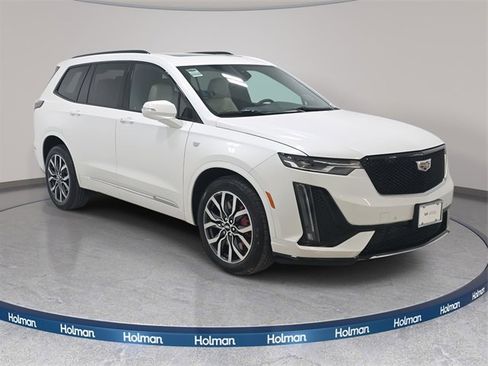 Used 2023 Cadillac XT6 Sport image 3