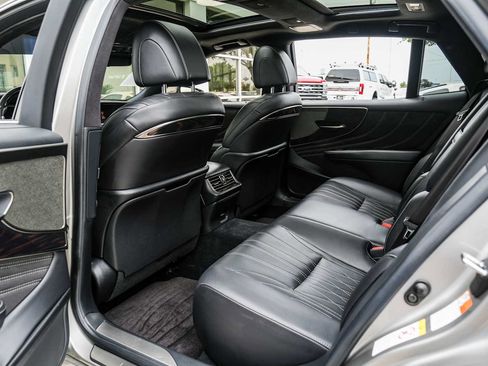 Used 2019 Lexus LS 500 w/ Interior Upgrade Package RWD image 30