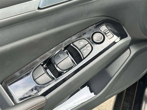 New 2025 Nissan Altima 2.5 SR image 16