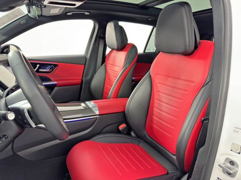 Used 2025 Mercedes-Benz GLC 300 image 43