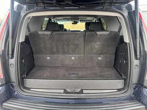 Used 2017 Cadillac Escalade Luxury image 19