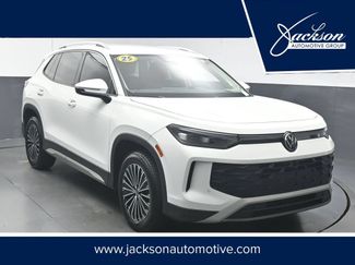 Used 2025 Volkswagen Tiguan S FWD video 1