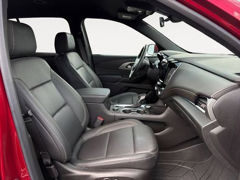 Used 2023 Chevrolet Traverse LT w/ LPO, Floor Liner Package FWD image 15