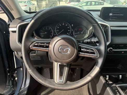 Used 2025 Nissan Versa SV FWD image 27