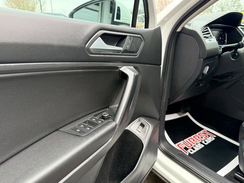 Used 2021 Volkswagen Tiguan SEL image 15