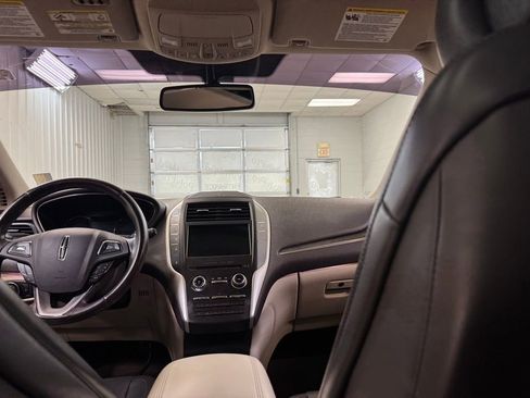 Used 2017 Lincoln MKC Reserve image 23