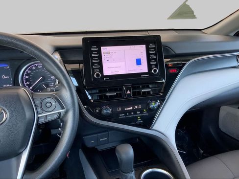 Used 2022 Toyota Camry LE FWD image 7