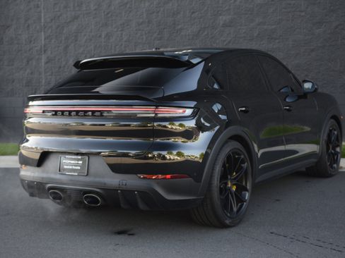 Used 2024 Porsche Cayenne Turbo GT image 7