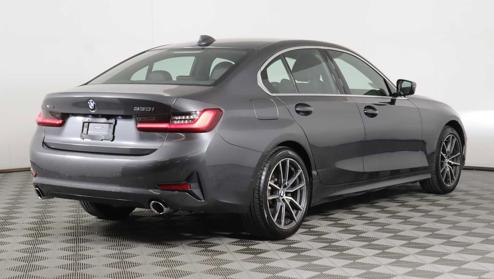 Used 2021 BMW 330i xDrive Sedan w/ Convenience Package AWD/4WD image 6