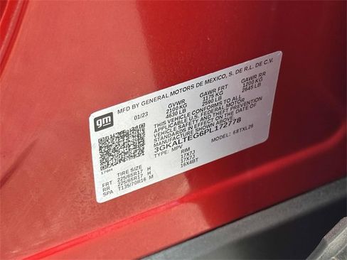 Used 2023 GMC Terrain SLE w/ Driver Convenience Package image 29