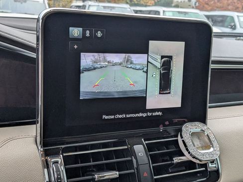 Used 2021 Lincoln Navigator Reserve w/ Luxury Package image 16