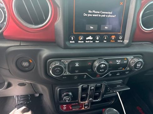 Used 2023 Jeep Gladiator Rubicon w/ LED Lighting Group AWD/4WD image 23