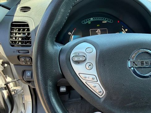 Used 2017 Nissan Leaf SV w/ Premium Package FWD image 11
