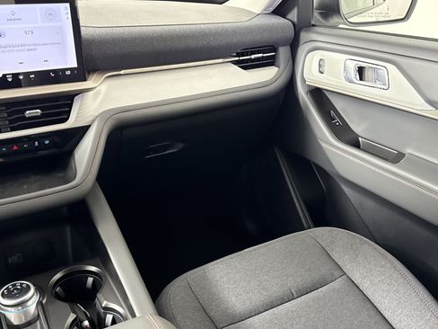 New 2026 Ford Explorer Active RWD image 12