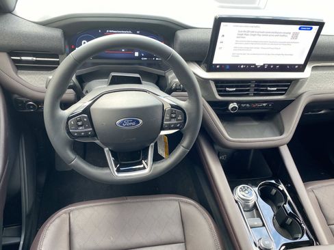New 2026 Ford Explorer Platinum image 12