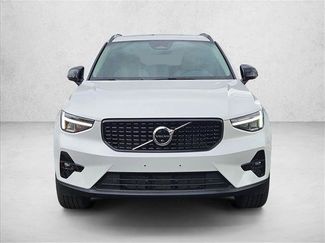 Used 2025 Volvo XC40 B5 Plus video 2