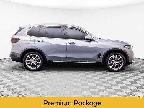Used 2024 BMW X5 xDrive40i w/ Premium Package AWD/4WD image 7