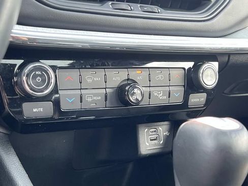 Used 2022 Jeep Compass High Altitude AWD/4WD image 23