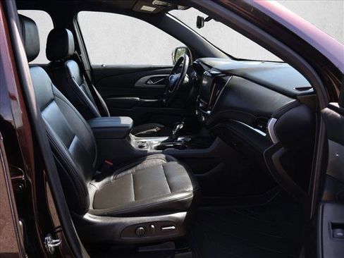 Used 2022 Chevrolet Traverse LT w/ LT Premium Package AWD/4WD image 27