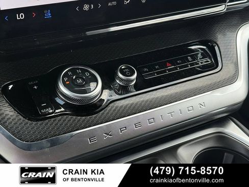 Used 2026 Ford Expedition Platinum w/ Stealth Performance Package AWD/4WD image 18