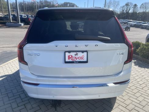New 2026 Volvo XC90 T8 Ultra w/ Protection Package Premier image 5