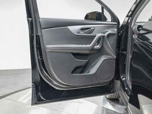 Used 2023 Chevrolet Blazer LT image 12
