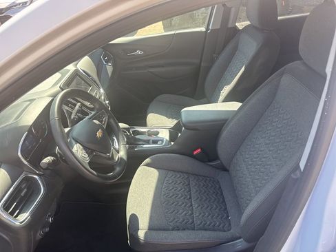 Used 2023 Chevrolet Equinox LT image 11