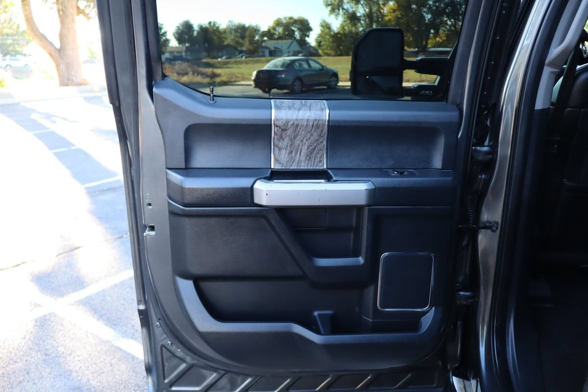 Used 2019 Ford F250 Lariat w/ Lariat Ultimate Package AWD/4WD image 24
